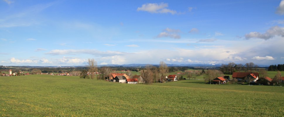 Aussicht von Humberg auf Arnach und das Voralpengebiet