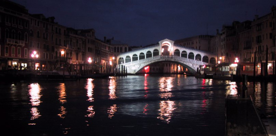 Rialtobrücke in Venedig